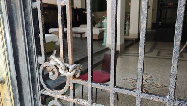 Tour of the Closed Hotels in Havana 