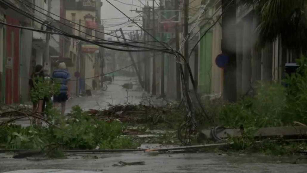 Cuba se queda sin electricidad tras el paso del huracán Ian