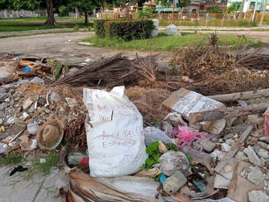 Havana Residents Demand Solutions to the Garbage Crisis 