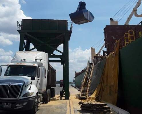 Cuba alista exportación de piedra rajón para balasto en Tren Maya