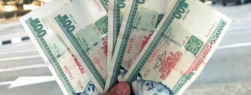 ¿Viernes llueve dólares y ahora regalan billetes de 500 pesos en La Habana?