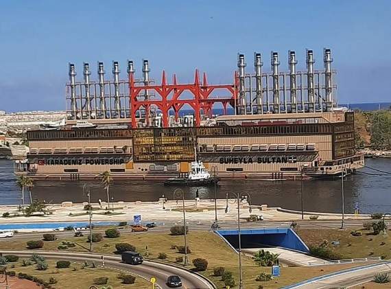 New 240 MW floating power plant  arrives in Havana