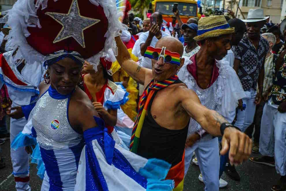  La communauté LGBTQ de Cuba célèbre le mariage homosexuel 