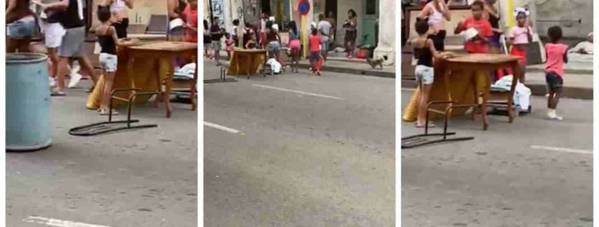 Cacerolazo cierra el paso el tránsito en la calle Prado, en La Habana