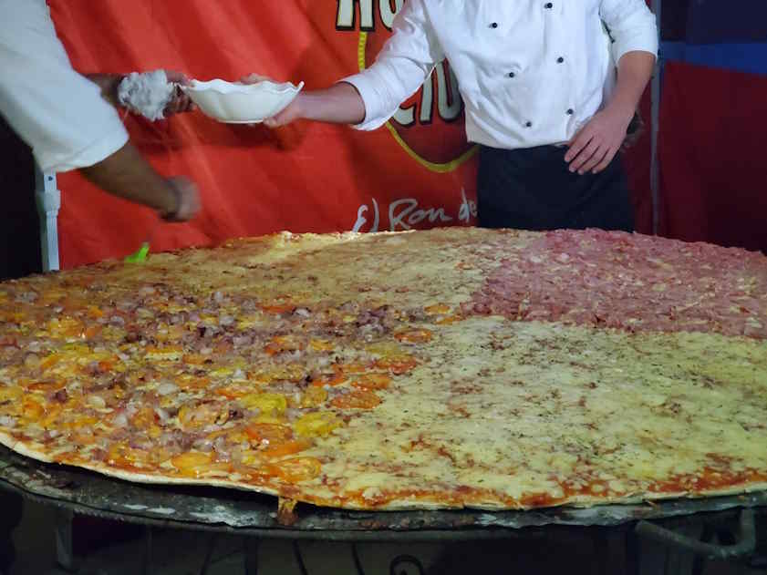 En Santiago de Cuba elaboran la pizza más grande del país