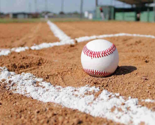Suspenden campeonatos de béisbol en Cuba por "difícil situación economica"