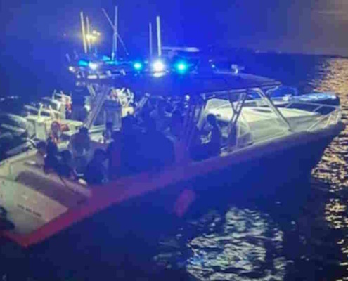 Guardia Costera de EE.UU. intercepta lancha con 25 migrantes ilegales a bordo