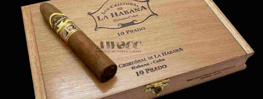 Cuban experts taste cigars with drinks from the Netherlands