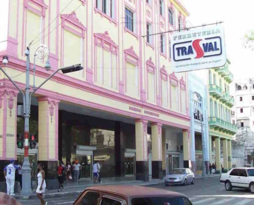 A Italsav takes over a large store on Galiano Street