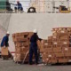 30 cubanos imputados por robo de 133 toneladas de pollo