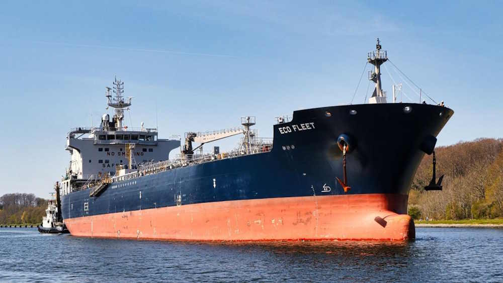 El barco de diésel anunciado por el Gobierno se va de Cuba tras 50 días frente a La Habana
